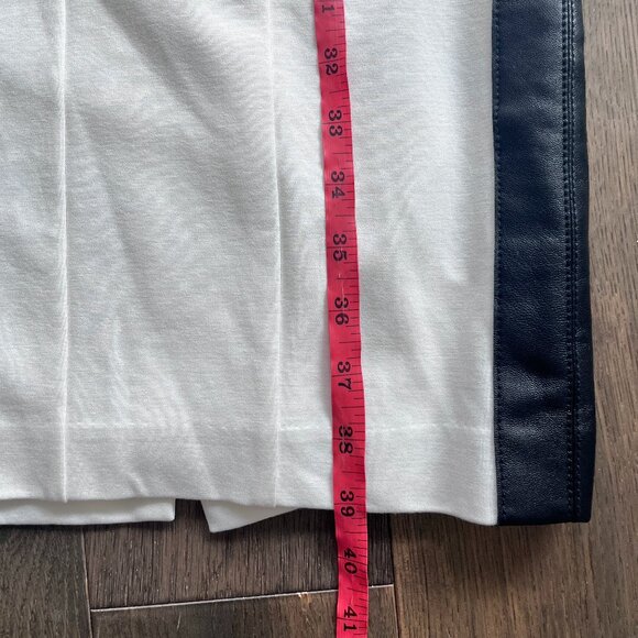 Bebe White Sheath Cocktail Dress Faux Leather Trim Size 2 Pleated - Picture 7 of 8